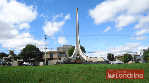 Monumento a Bíblia - Londrina