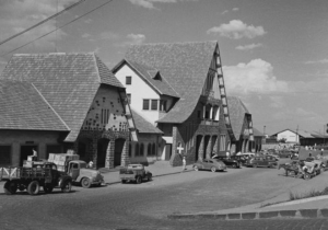 Estação Ferroviária na década de 1950. Fotografia Yutaka Yasunaka.   